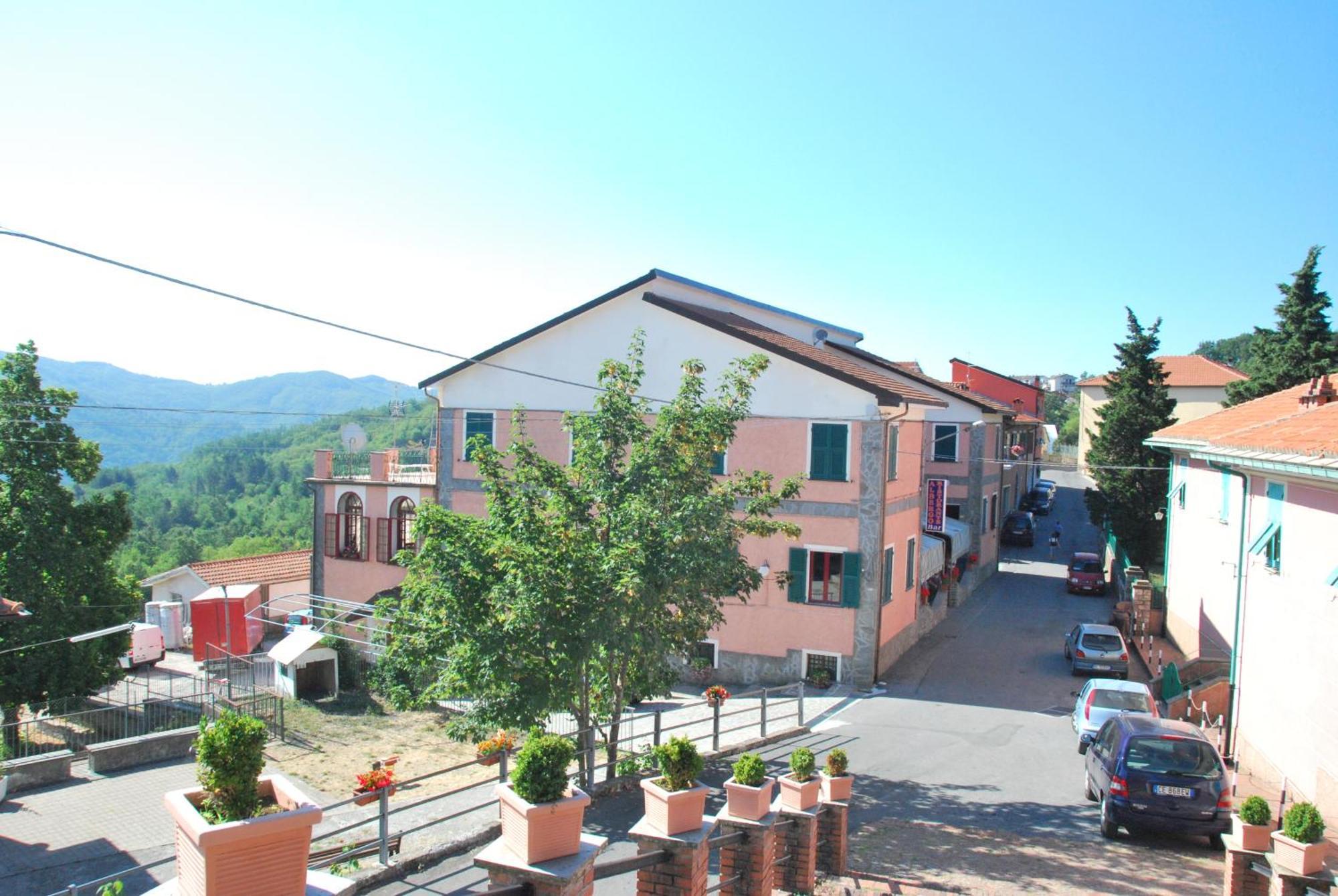 Albergo La Veranda Tavarone Exteriör bild