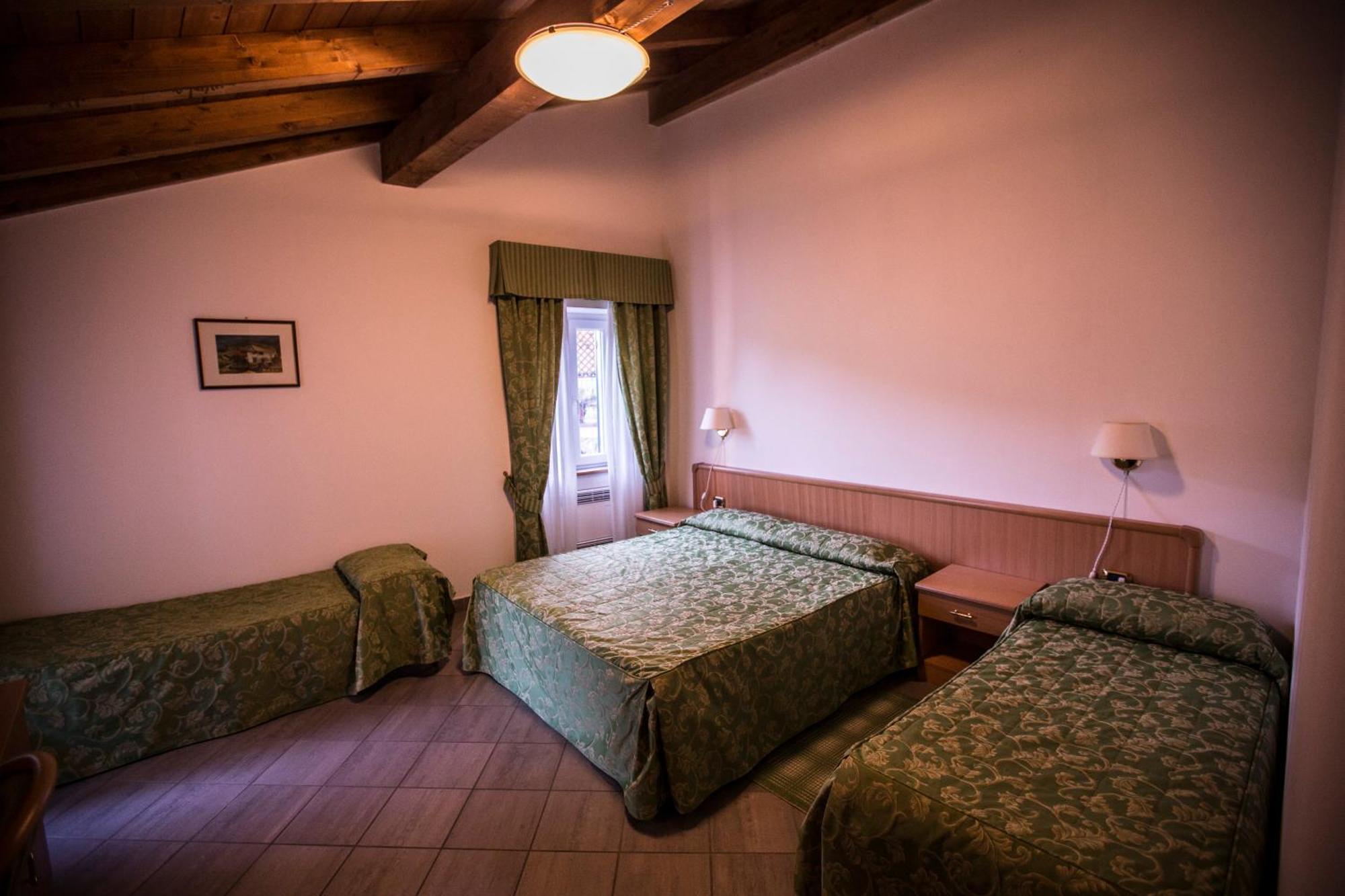 Albergo La Veranda Tavarone Rum bild