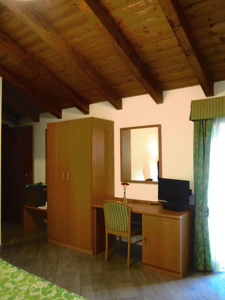 Albergo La Veranda Tavarone Exteriör bild