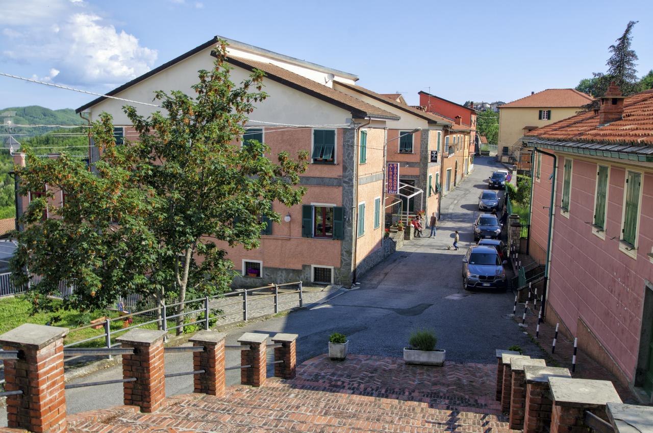 Albergo La Veranda Tavarone Exteriör bild